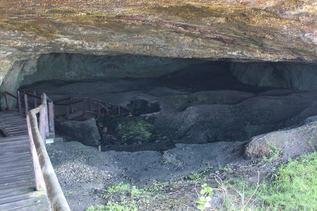 Nelson-Bay-Cave